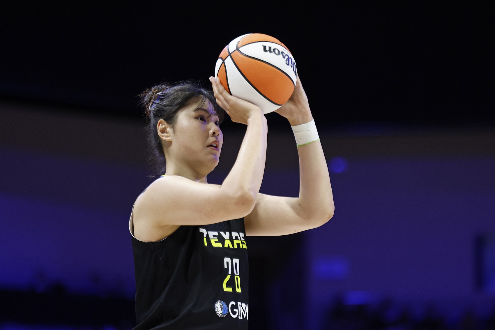 媒体人：李月汝将三分球纳入常规武器库 她在场上的威胁大大增加