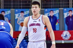 kaiyun应用-媒体人:焦泊乔为广东内线提供硬度&高度 崔永熙大大提升锋线水平