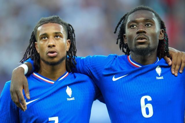 1725499705680068985.jpg 1725499501684.jpg